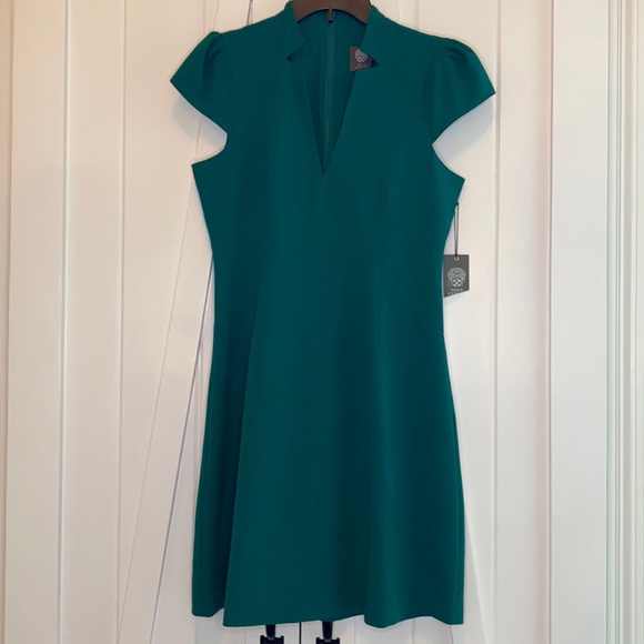 Vince Camuto Dresses & Skirts - NWT Vince Camuto Green Cap Sleeve Dress